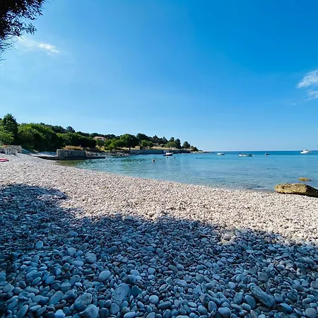 Divina V 150 Meters From The アパート