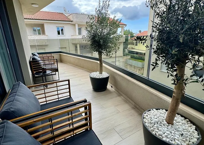 Divina V 150 Meters From The Πούλα