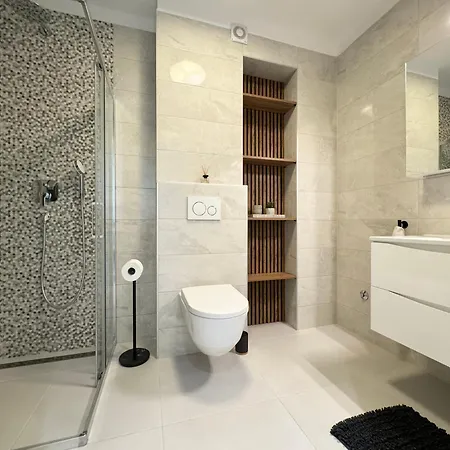 Appartement Divina V 150 Meters From The *